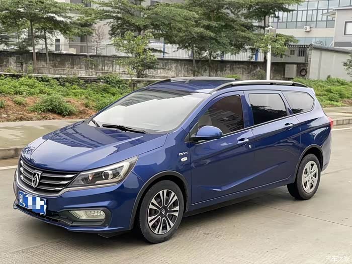 最新到店2018年宝骏310w,1.5手动挡,车况精品,实拍