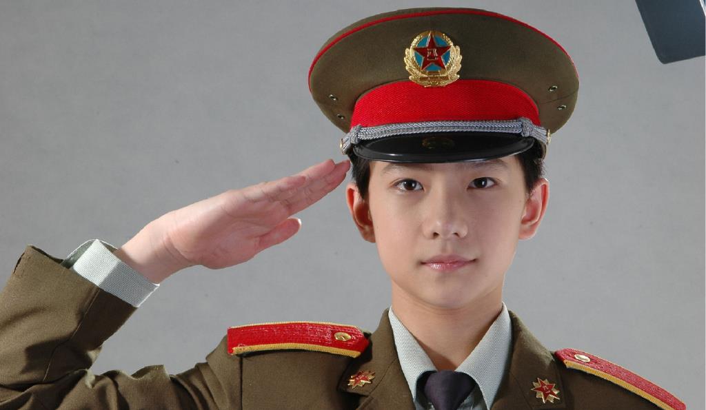 原创48位男明星军装照肖战王一博龚俊帅气鹿晗千玺陈晓沙溢意外他才是