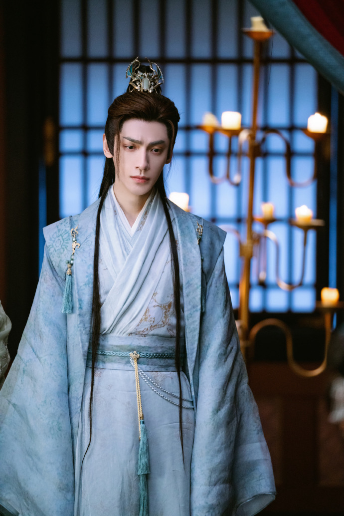罗云熙澹台烬蓝衣造型剧照