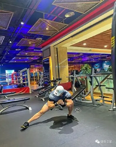 肌肉巨无霸小哥健身照引发舔屏阳刚气质太可了