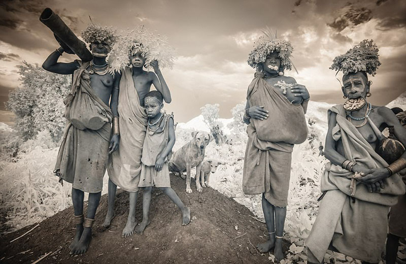 红外镜头下的土著部落:原始神秘如幻境