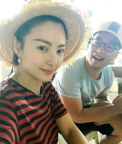 原创            张雨绮与男友甜蜜逛街,张钱豪对继子视如己出,袁巴元