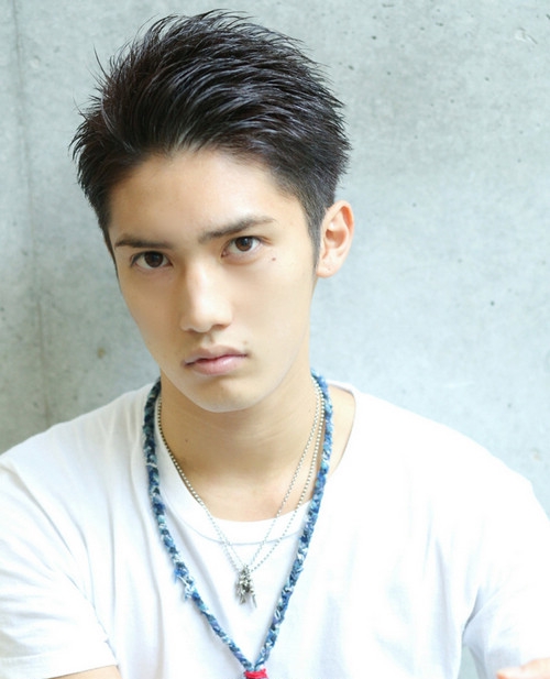 椭圆脸男生短发发型设计,脸型图片,发型图片