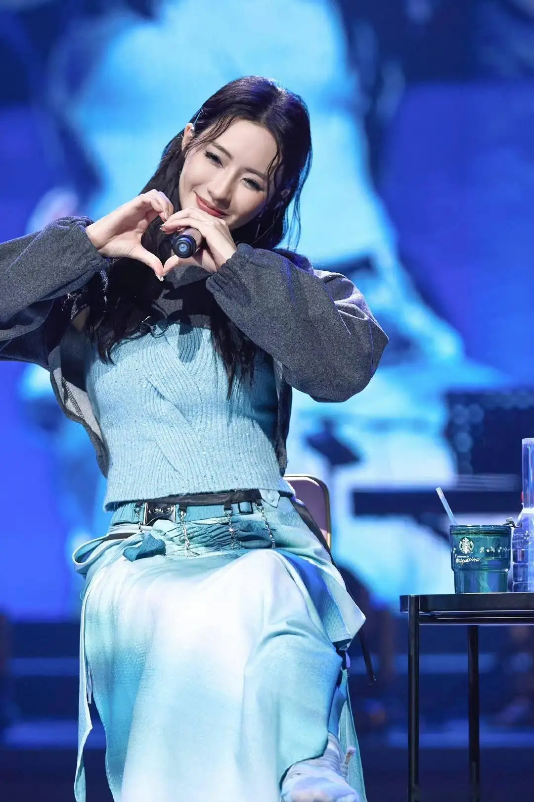 高调称想谈恋爱,或找婚介所帮忙_乔也_吴卓羲_时候