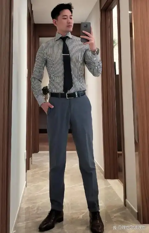 30岁正装帅大叔成熟又多金真的很有魅力