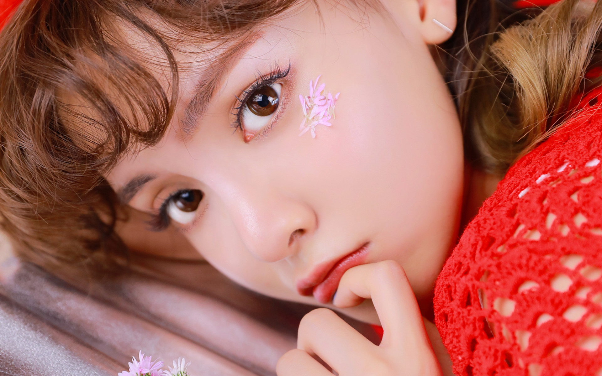 提供多风格多分辨率桌面壁纸下载,最热门的明星,美女,卡通,风景,日历