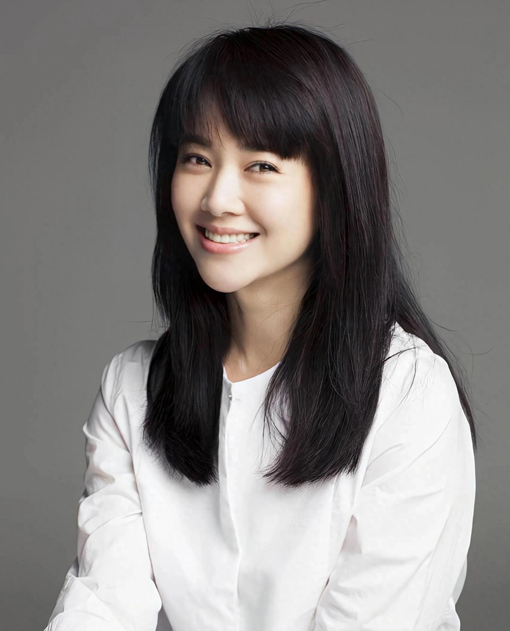 左小青和郭家铭恋情传闻再度引爆娱乐圈,究竟是真爱还是炒作?