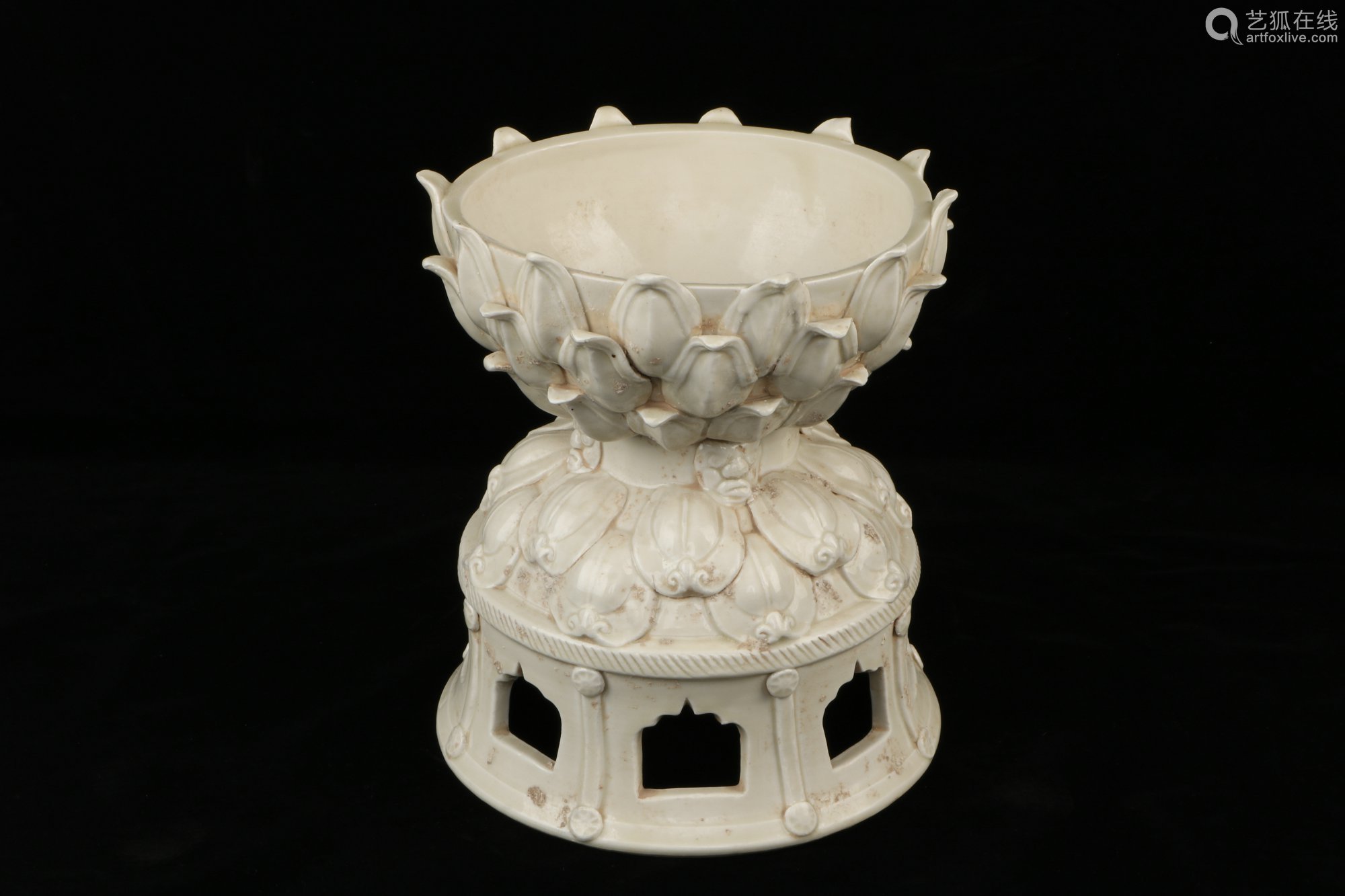 定窑白釉莲花炉-【成交 价格 图片】