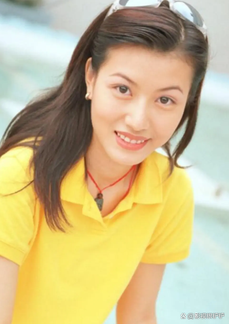 古天乐的前女友黄纪莹,97版《天龙八部》的梦姑,49岁状态不显老