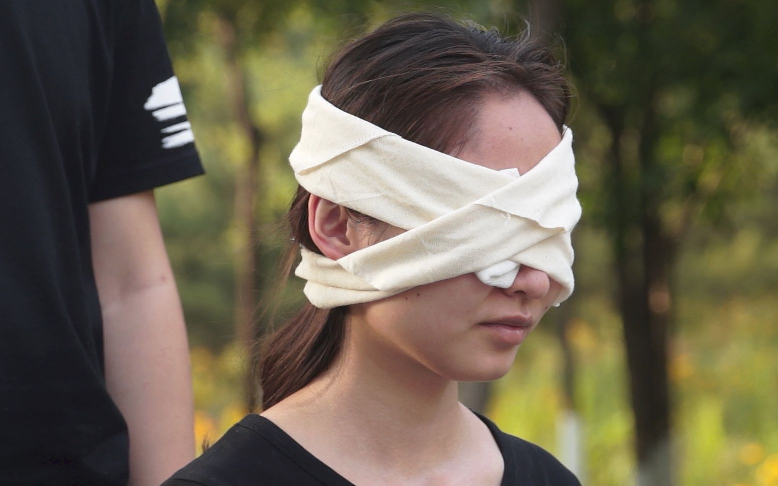 野外急救17三角巾眼部包扎法