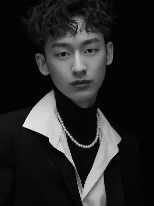 男生写真黑白人像肖像摄影