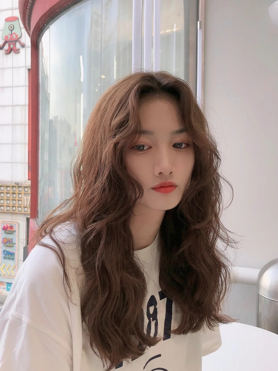 烫发图片女2021最新款(长头发烫发图片女2021最新款) - 泉兴百科