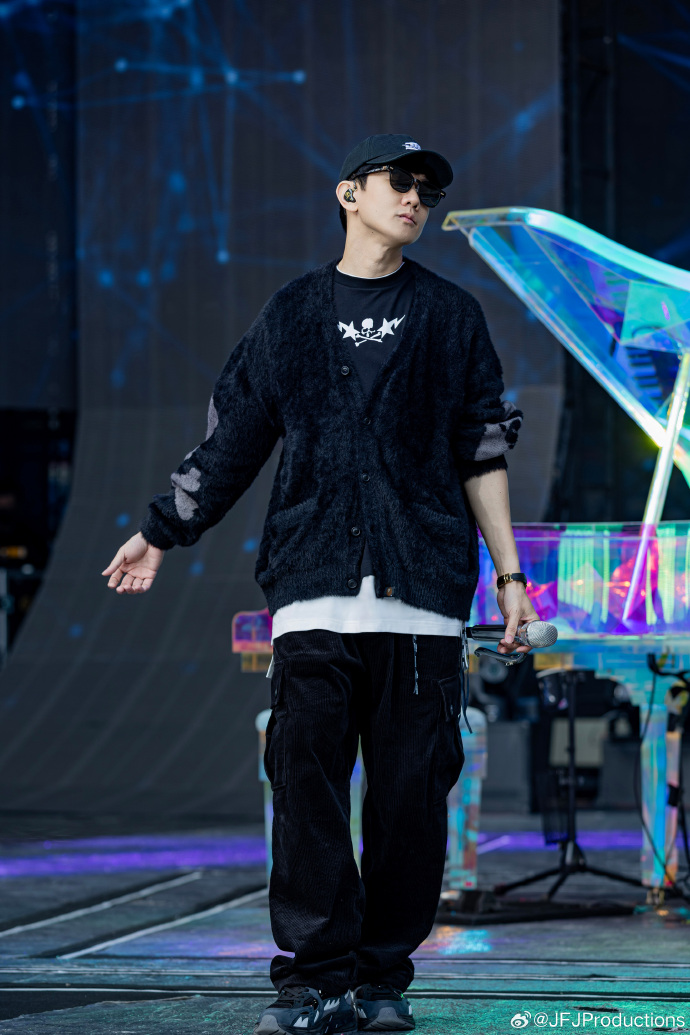 林俊杰jj20世界巡回演唱会##jj20andbeyond##在林俊杰演唱会重拾快乐