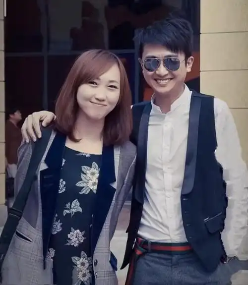 杨帆个人资料简介及 老婆 妻子(主持人杨帆:娶青梅竹马的妻子)