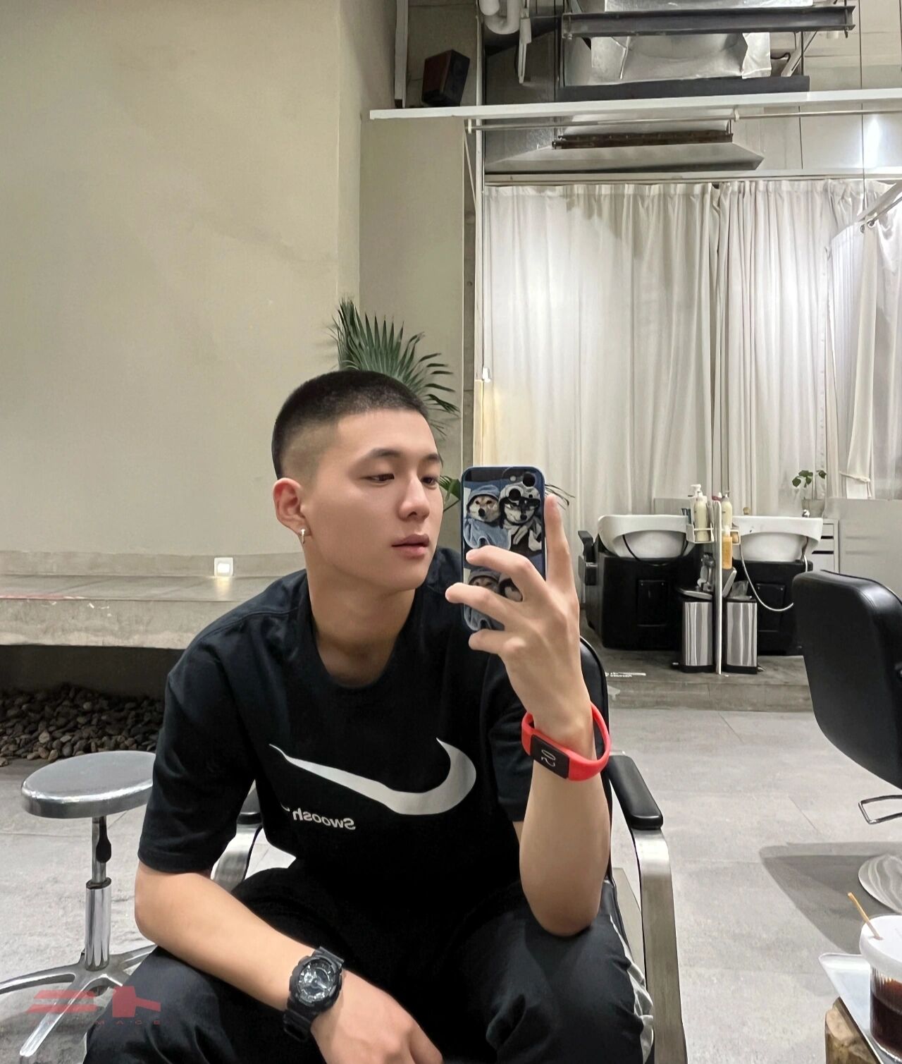 男生帅气的圆寸发型,简单又帅气