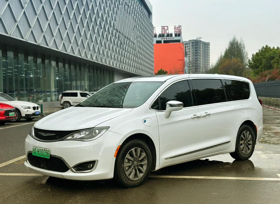 🚗 新款克莱斯勒大捷龙phev到店!