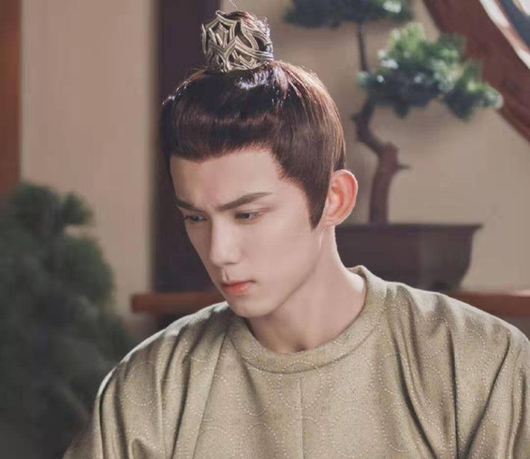 吴磊在《长歌行》这部电视剧中扮演的是阿史那隼,他造型是非常帅气的.