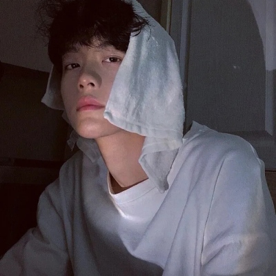 好看的男头像成熟稳重帅高清图片