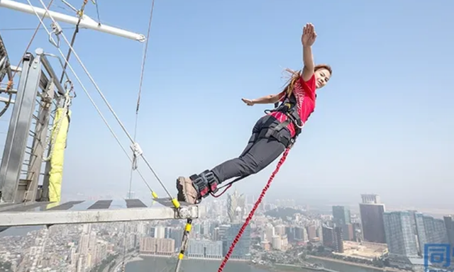 郑州黄河蹦极 郑州黄河蹦极是位于孤柏渡飞黄旅游区内的,蹦极的高度是