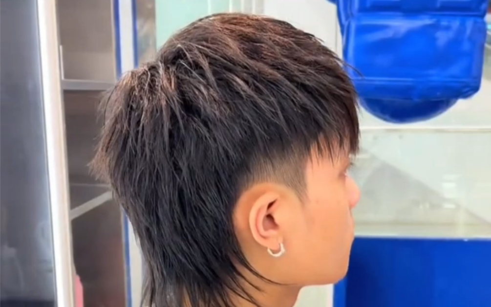 男生颜值天花板碎盖狼尾7215逆转颜值的发型96_哔哩哔哩_bili