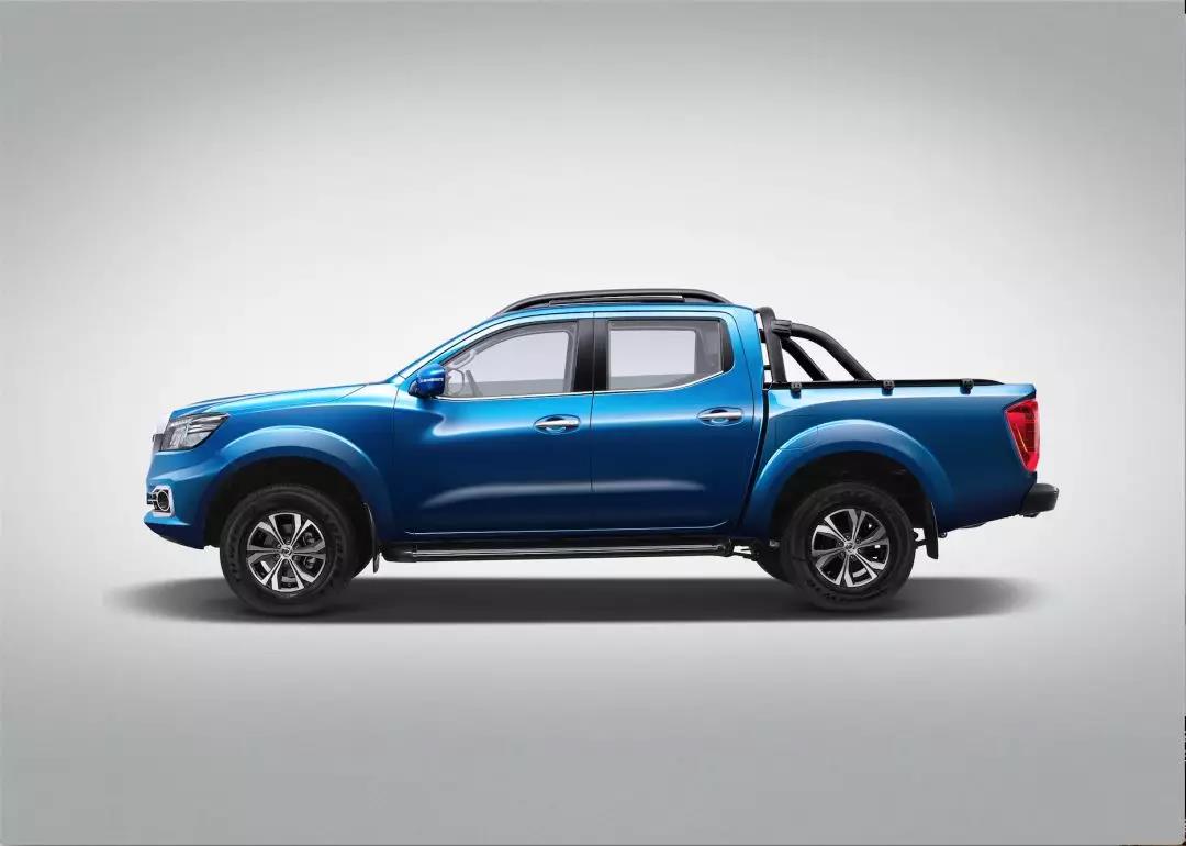 郑州日产新款皮卡上市,售9.18万起,尺寸比长城炮还大