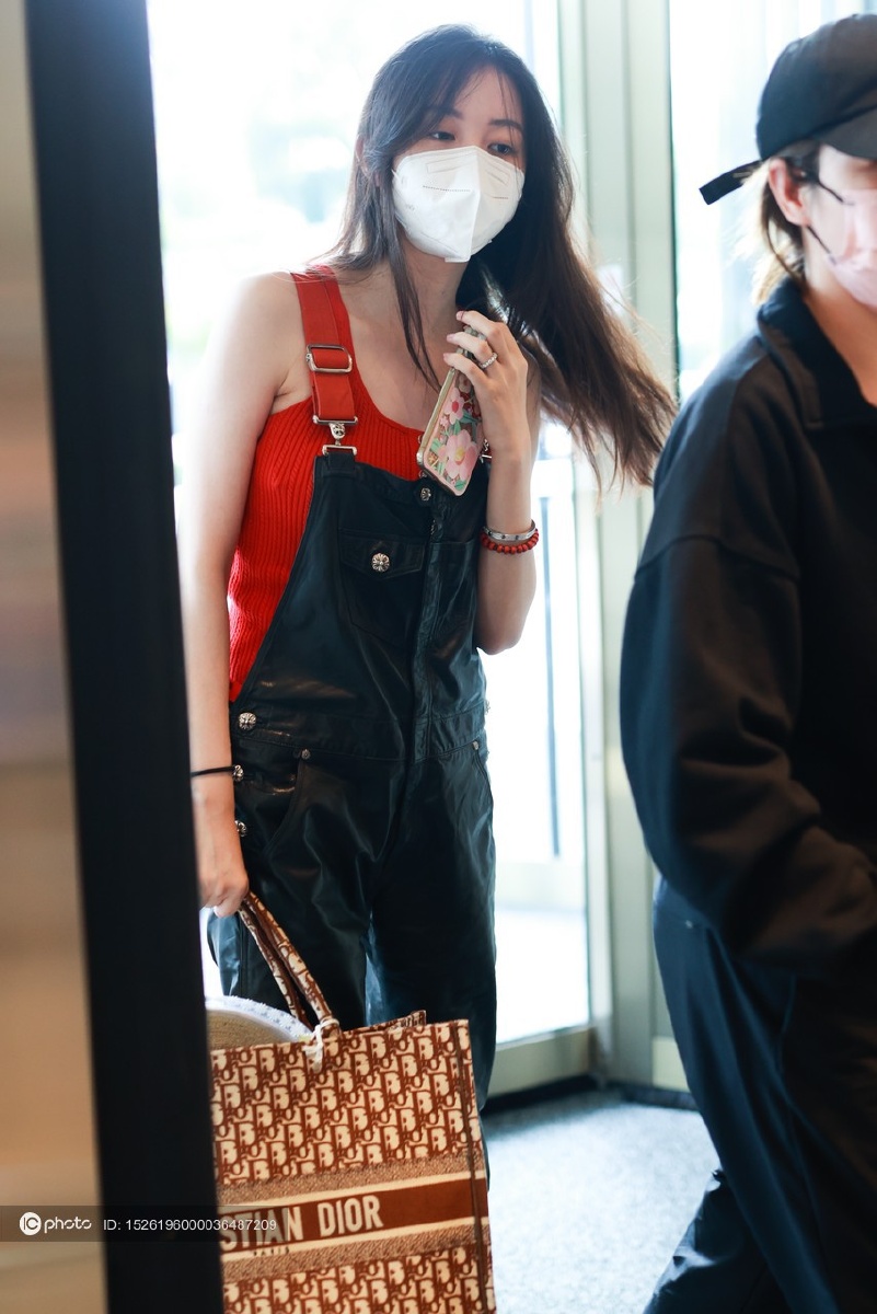 潘玮柏妻子宣云luna现身长沙酒店 探班潘玮柏录制《披荆斩棘的哥哥第