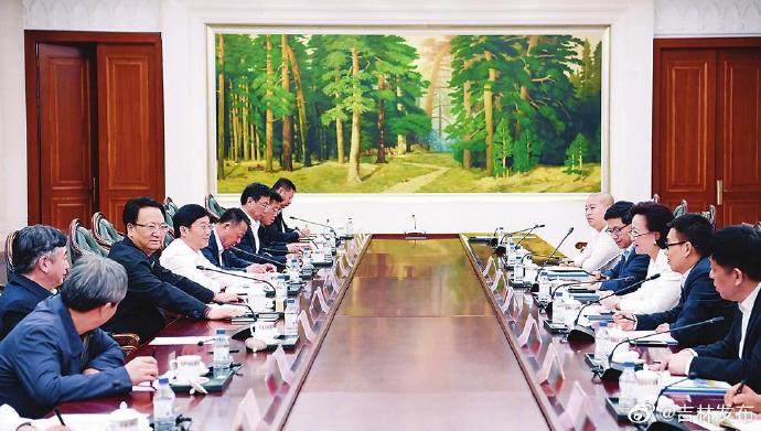 景俊海与瑞银证券总经理钱于军举行会谈. 来自吉林发布 - 微博