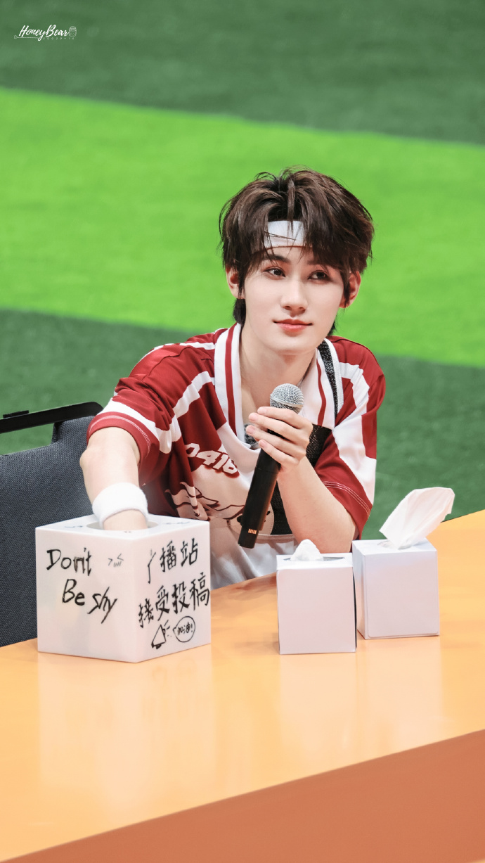 张真源超话99#张真源奔跑吧#98#张真源 水巴掌#    射进你心里