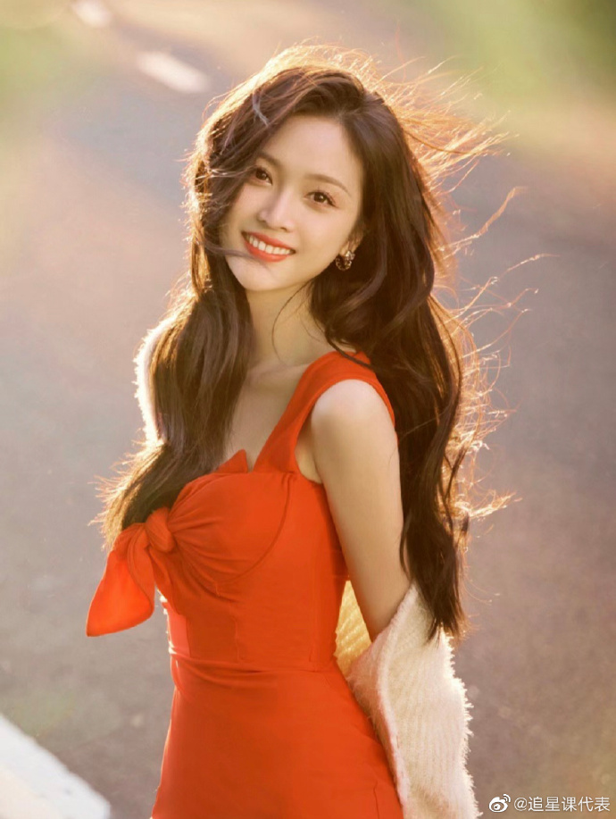 吴宣仪2021年收入