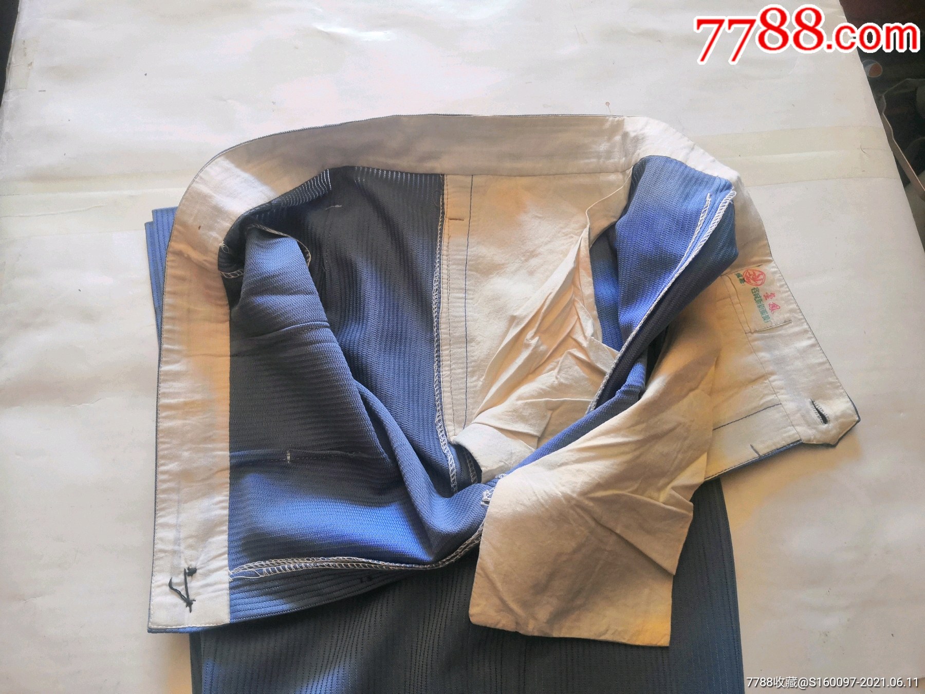 老式旁开门女裤