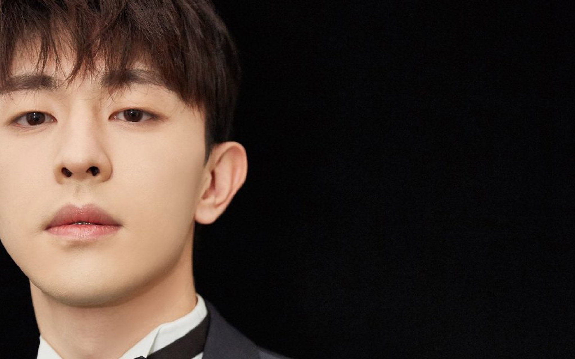 邓伦优雅帅气写真图片桌面壁纸