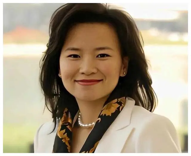 被开除的6位央视主持人,口无遮拦终自食恶果,有人竟是国外间谍_成蕾