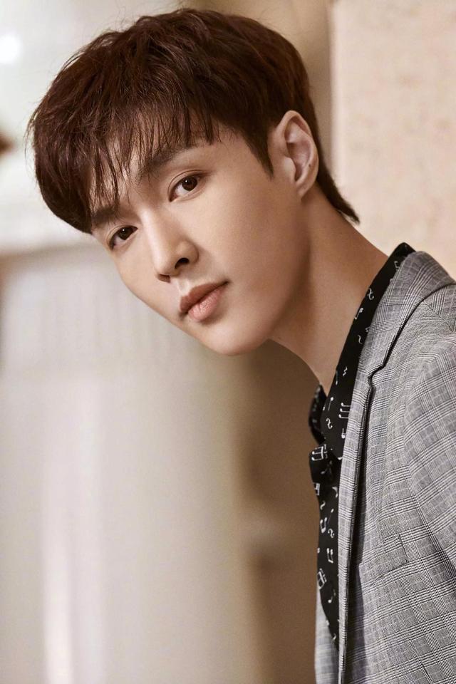 温暖我世界的少年,张艺兴图片高清壁纸 锁屏(张艺兴高清壁纸 明星