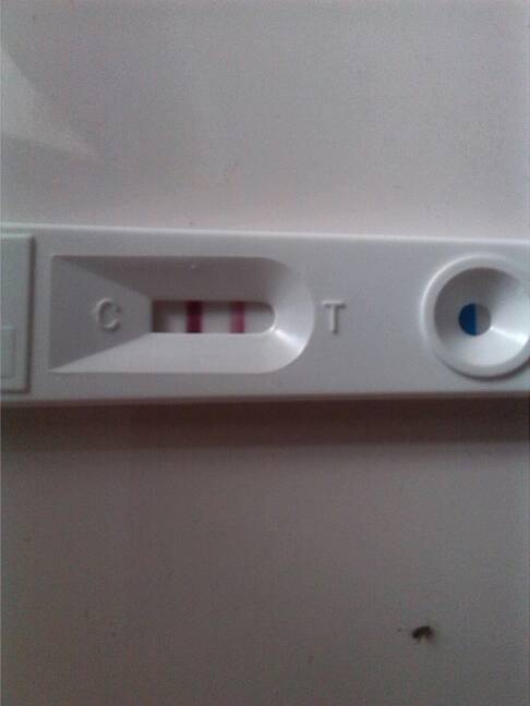 但是这个月月经推迟了,今早用验孕棒验程弱阳性,我这是不是怀孕了?