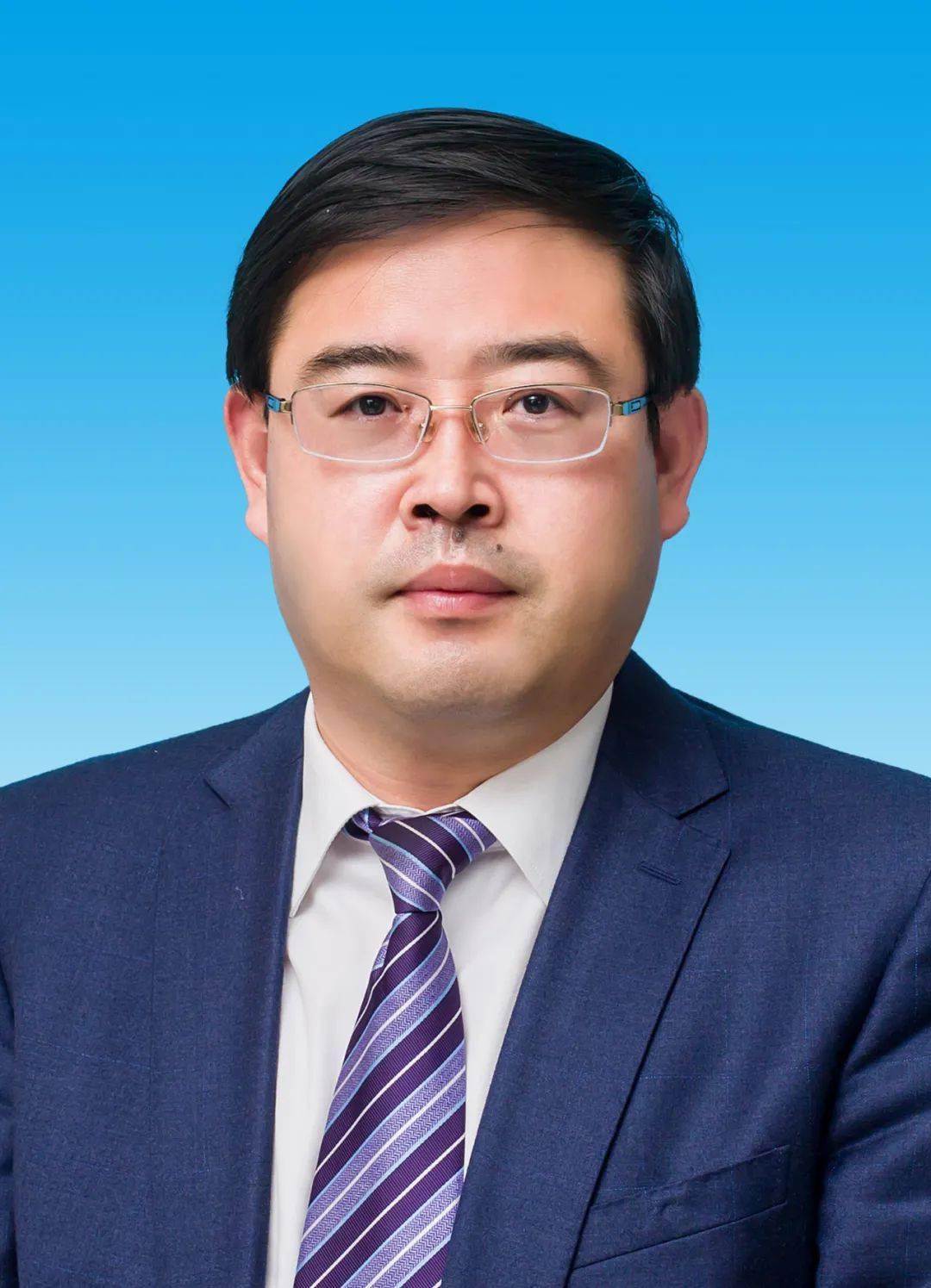 刘海峰,男,汉族,1977年10月生,大学,中共党员,现任张家口市副市长.