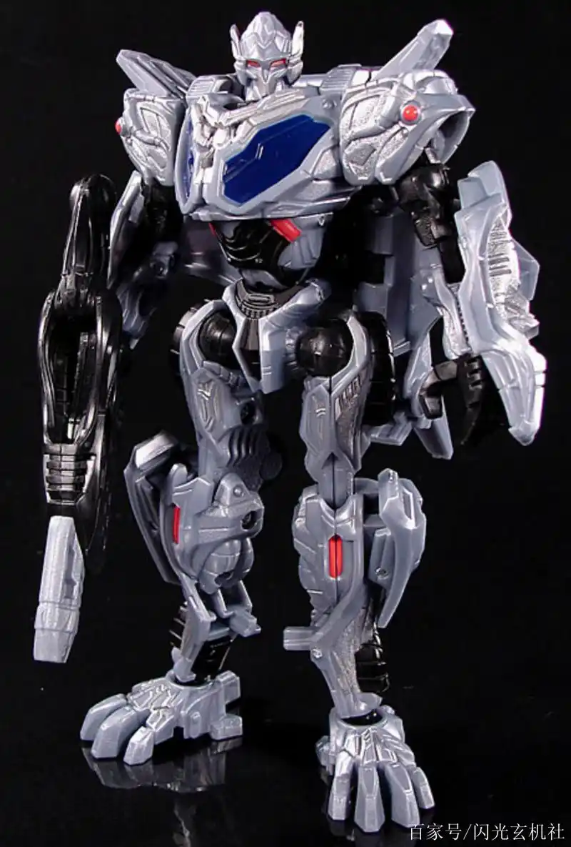 变形金刚汽车人首领擎天柱:在电影版剧情中,塞伯坦造型重涂欣赏