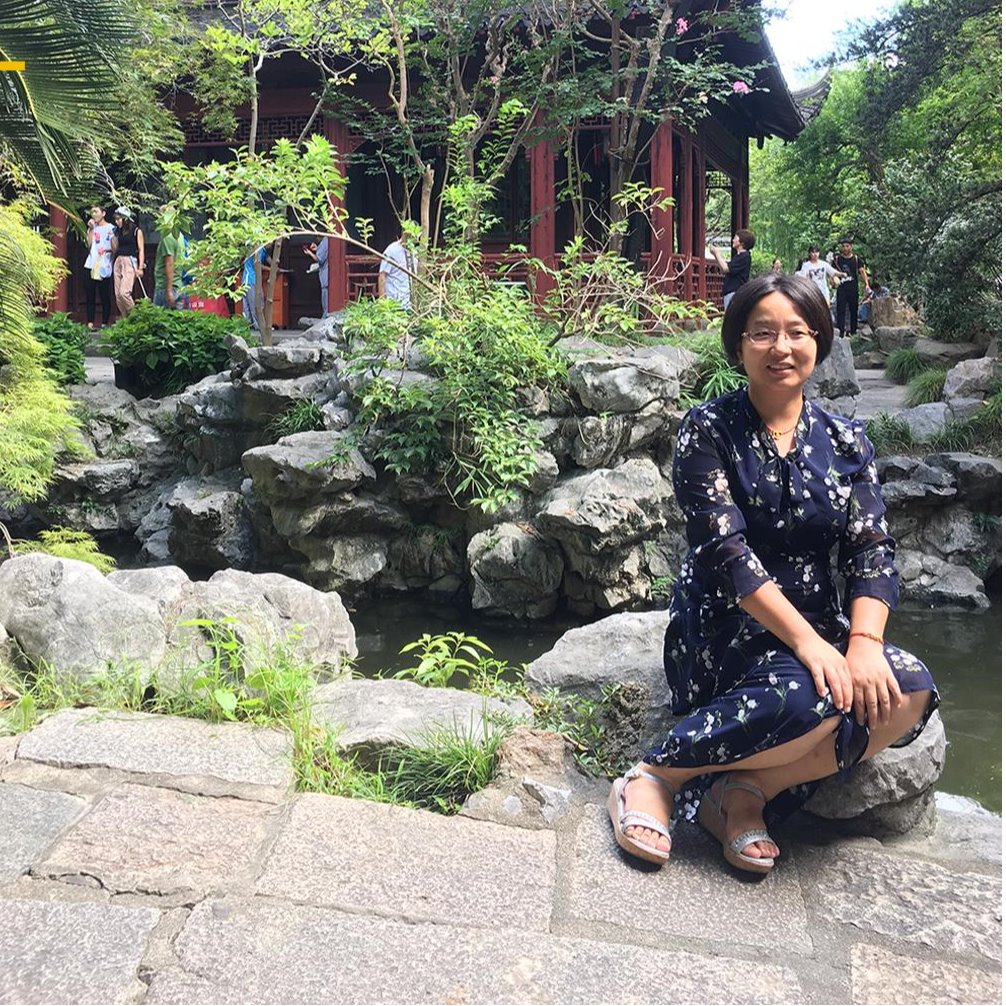 牢记育人初心勇担时代使命政法与公共管理学院优秀教师