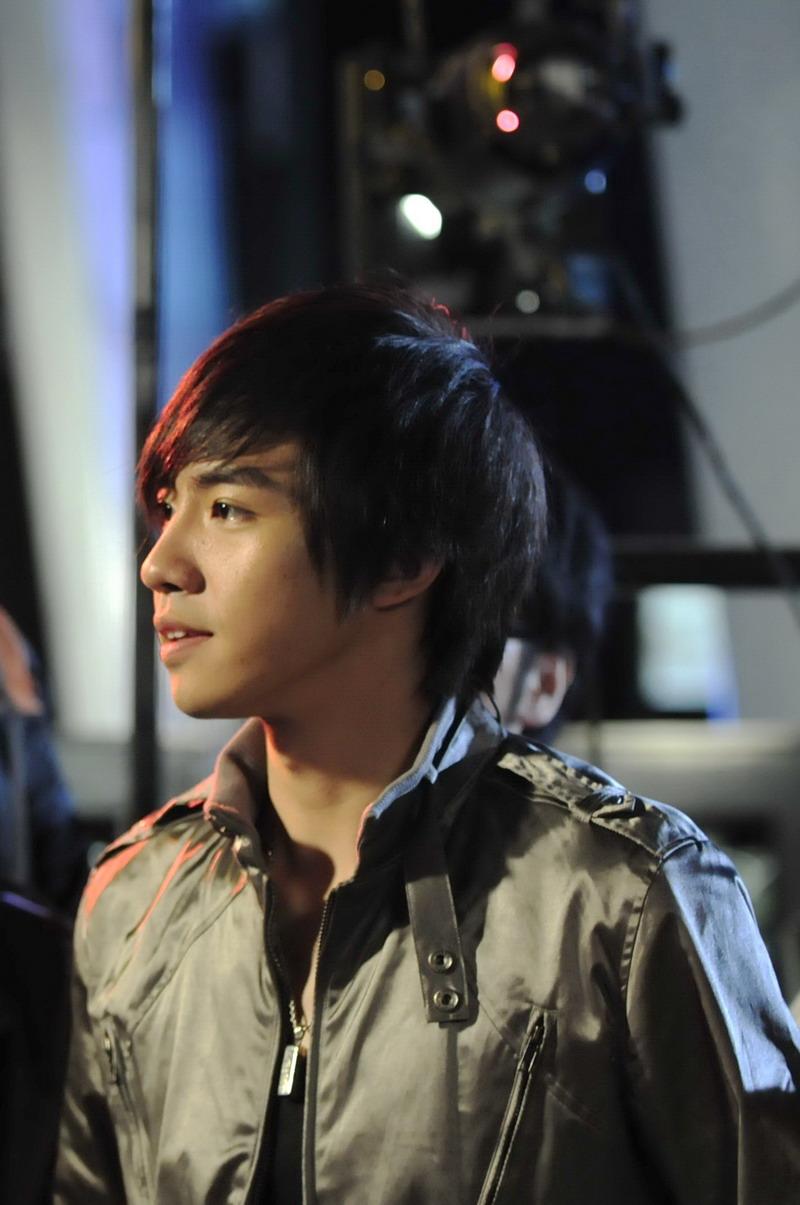 2010年,风头无限的俞灏明迎来了一场飞来横祸,一场几乎让俞灏明彻底