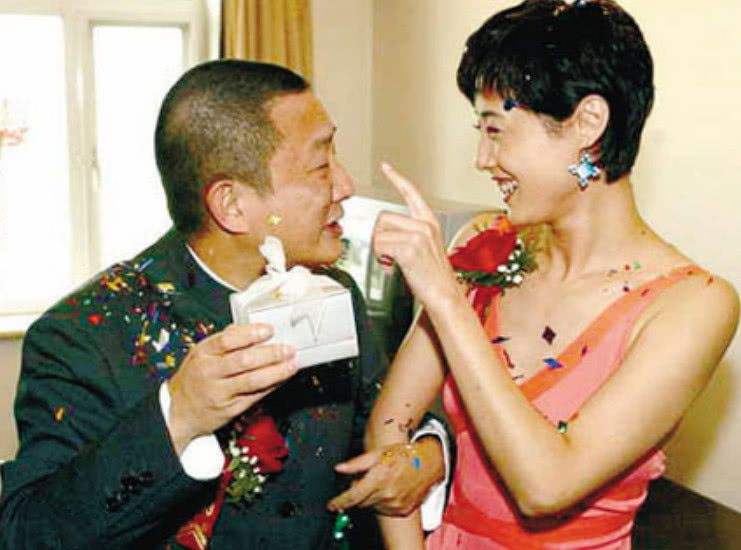 回顾演员刘琳被名导抛弃后转身嫁给穷小子婚后被丈夫宠成宝