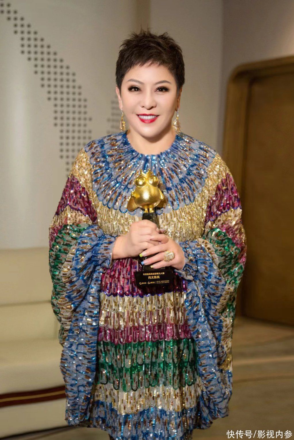 暂停直播依然拿下最具商业影响力人物,向太陈岚即将"女王归来"