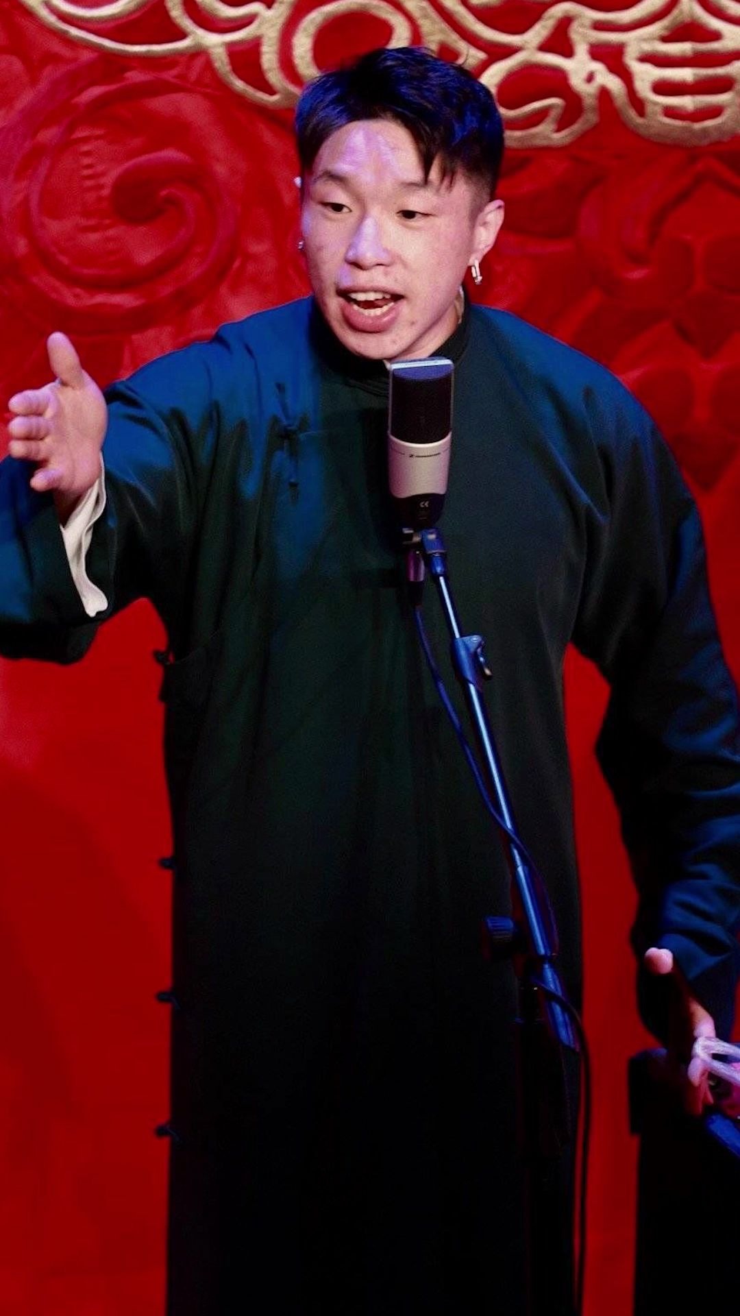 德云社相声演员烧饼晒视频出丑都是没文化惹的祸