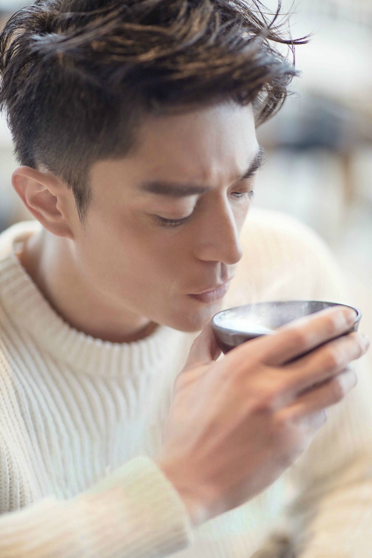 霍建华 2016年3月下《时尚芭莎》摄于日本北海道