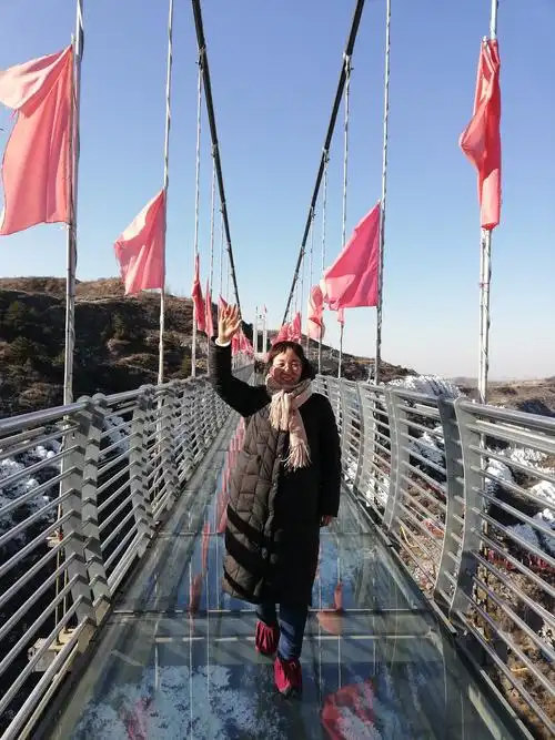 无论大事小事,都不再瞎琢磨;无论人来人往,都不再太执着.