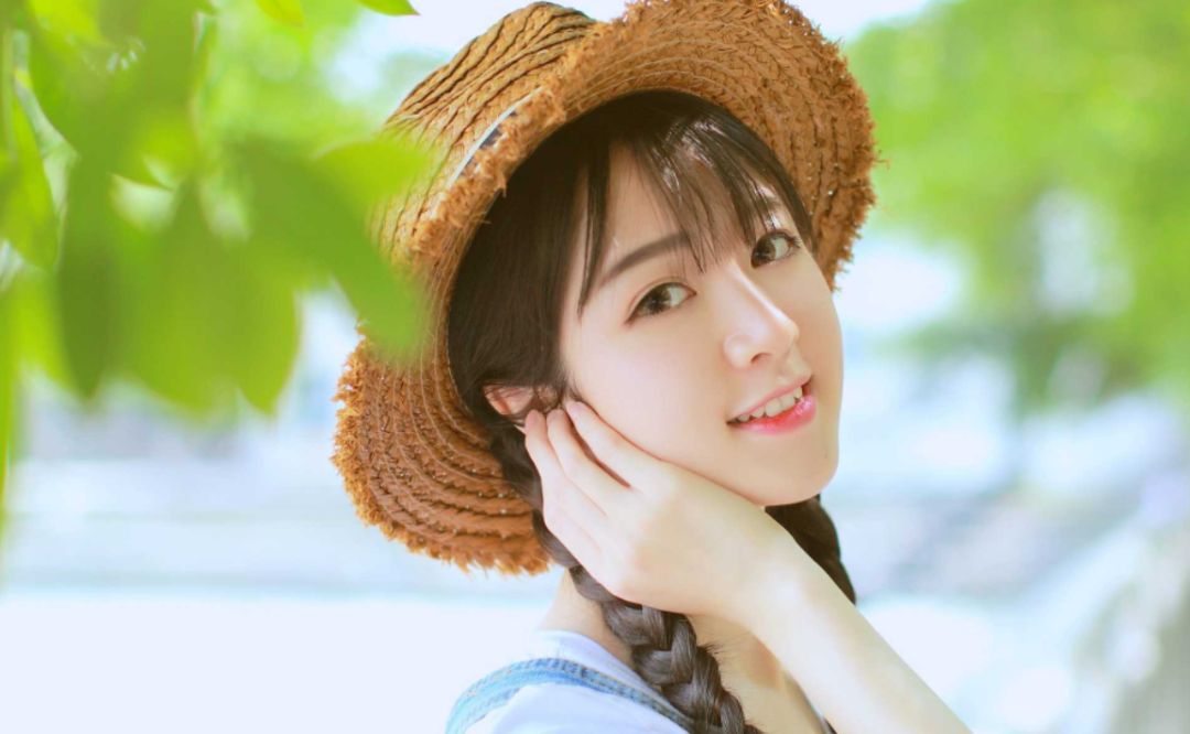 女人拥有6个特质:善解人意,有活力,有智慧,有爱心,有正能量和有独立性