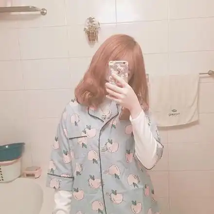 唯美黑白女生手绘背影头像图片女生