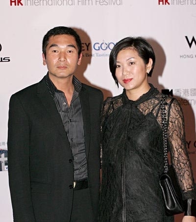 54岁方中信近况,与老婆忍婚姻相知相爱16年,女儿像港姐妈妈