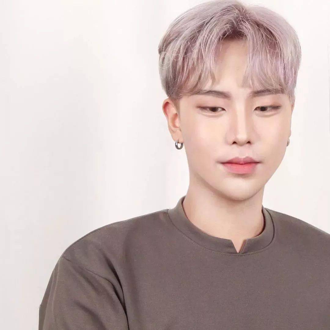 男生三七分烫发发型