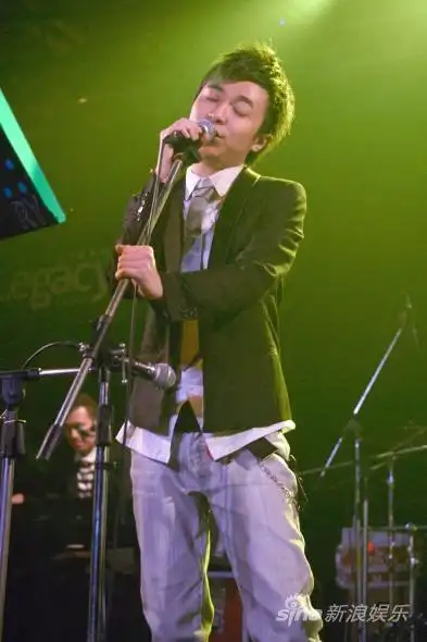 苏打绿2009年大丰收,在刚出炉的"博客来年终排行榜"华语音乐类,该团