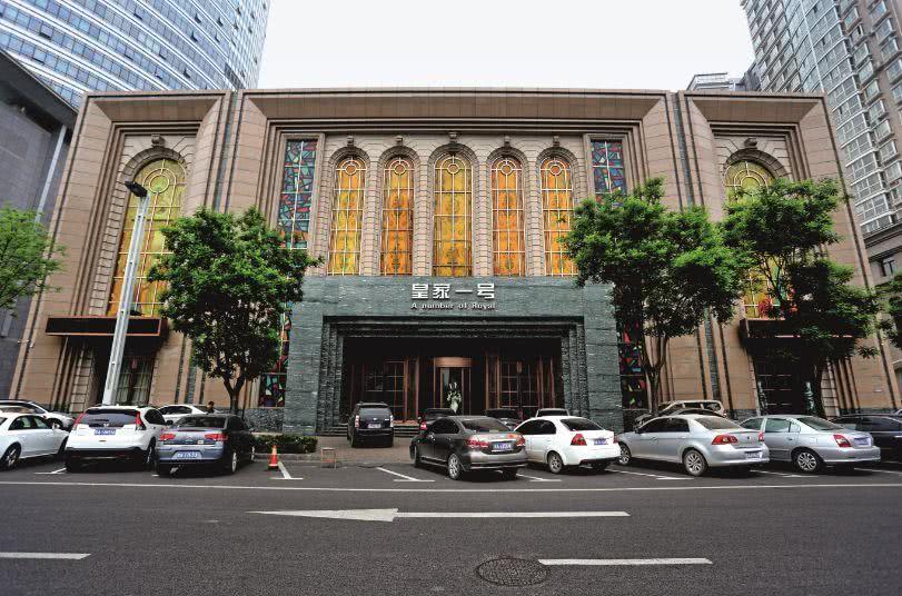 郑州原公安局长自首曾因皇家一号失踪称有人勒我脖子