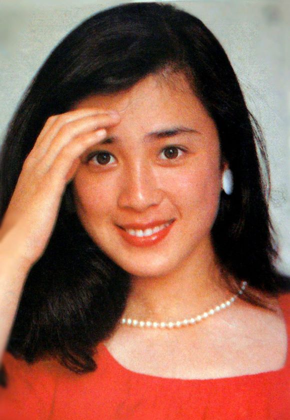 傅艺伟绝代芳华的生活照,有着惊为天人的容颜,才能出演狐狸精